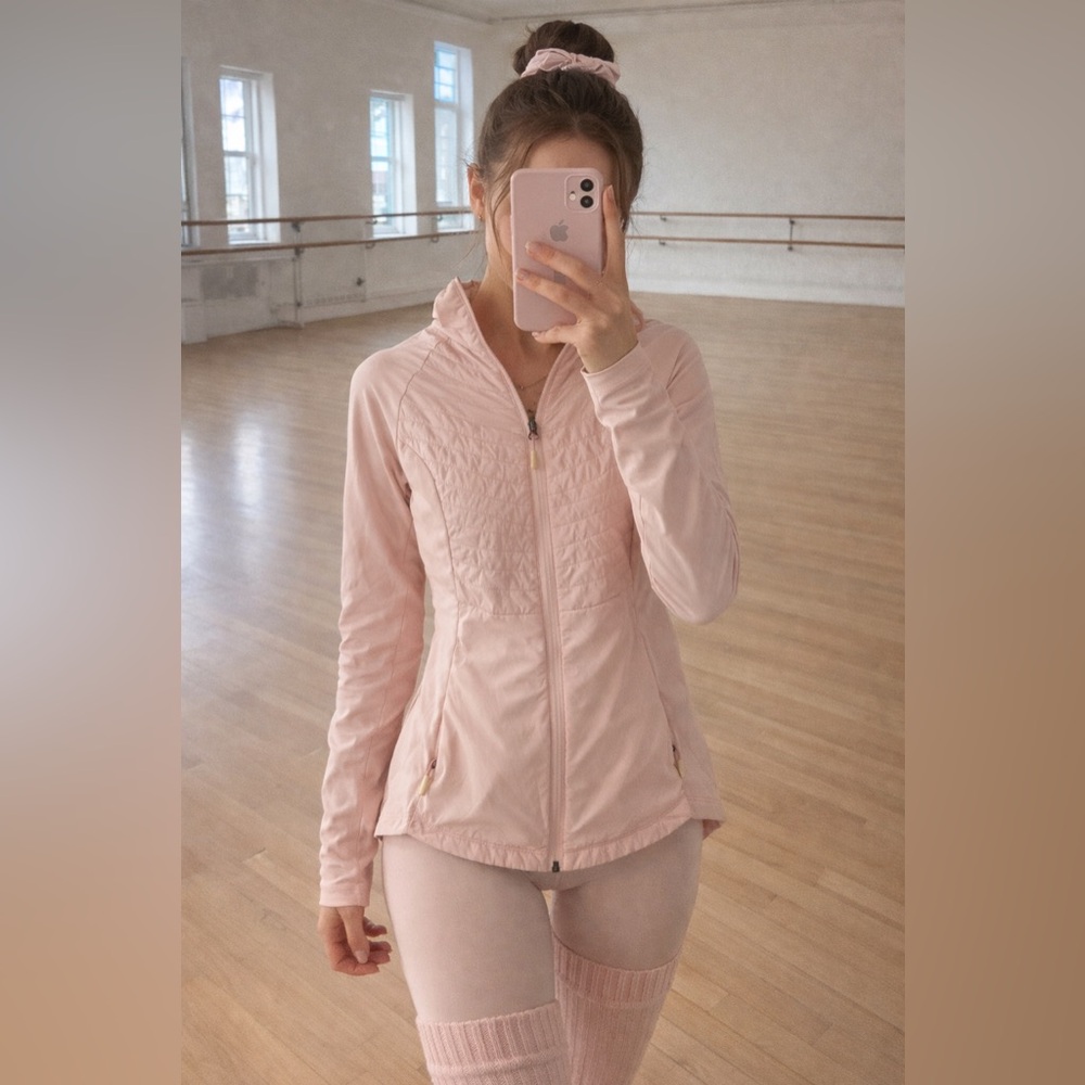 ๐ธ Soft Blush Pink Performance Jacket - Picture 2 of 8